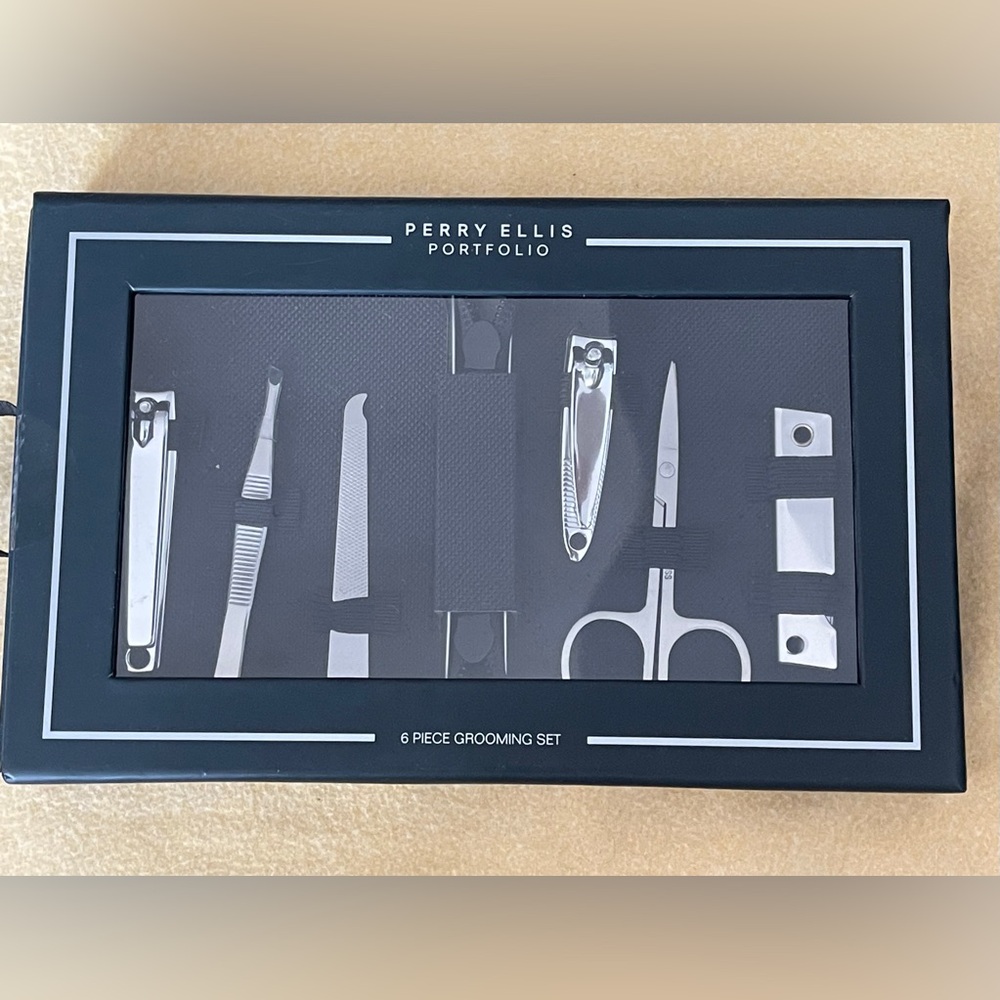 BNIB Perry Ellis Black 6 Piece Grooming Set